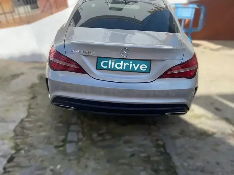 Usado Mercedes CLA220 177 CV (130 kW) 2018 Gris Berlina