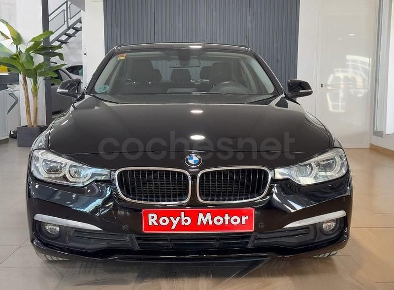 Usado BMW 318 Comfort Edition 150 CV (110 kW) 2018 Negro Berlina