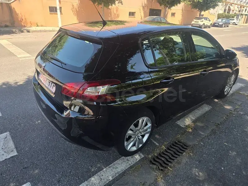 Usado Peugeot 308 Active 92 CV (67 kW) 2014 Negro Berlina