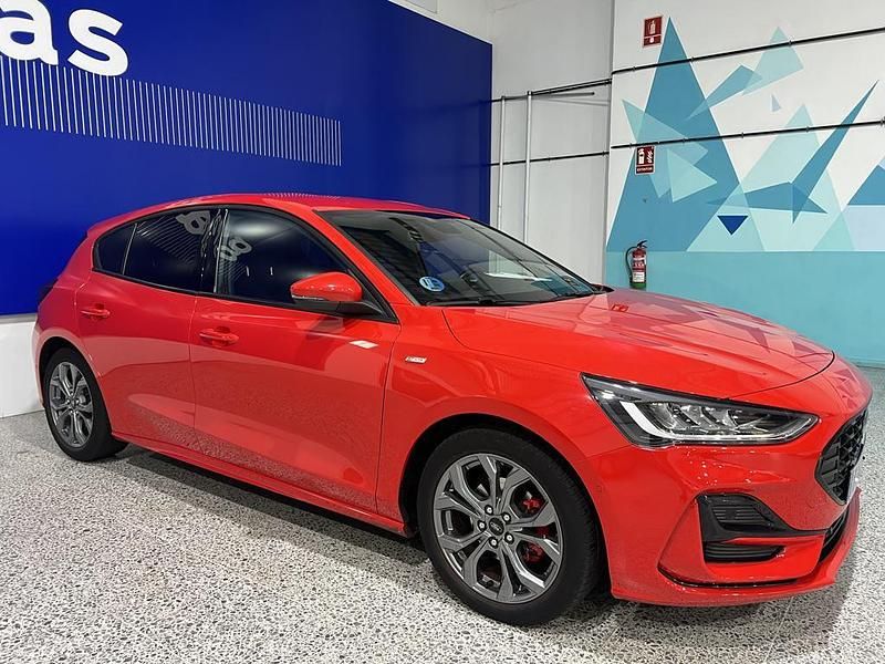 Usado Ford Focus ST-Line 125 CV (91 kW) 2024 Rojo Berlina