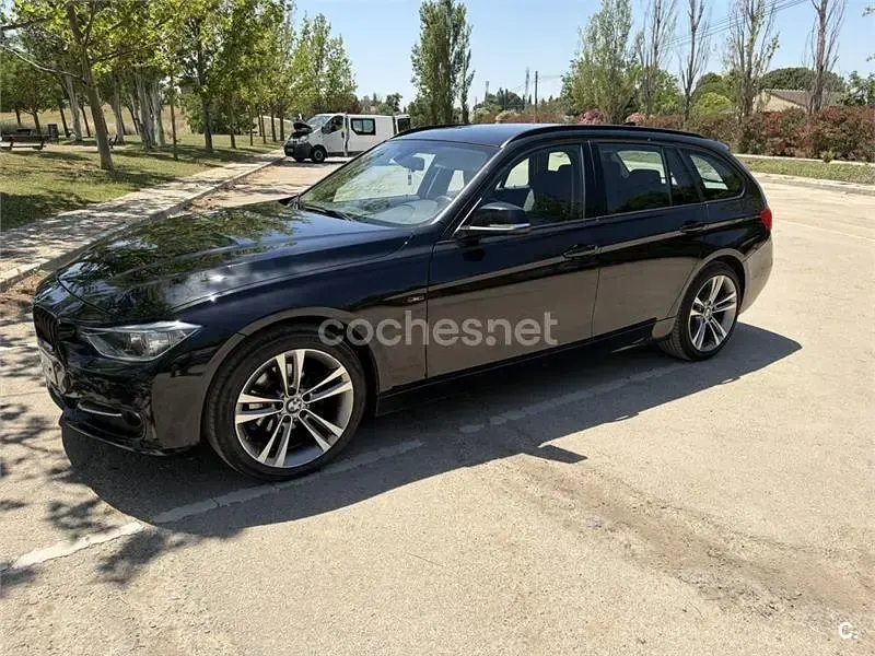 Usado BMW 318 143 CV (105 kW) 2015 Negro Familiar