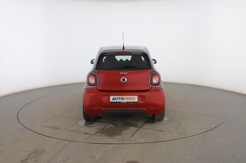 Usado Smart ForFour Basis 90 CV (66 kW) 2018 Rojo Utilitario