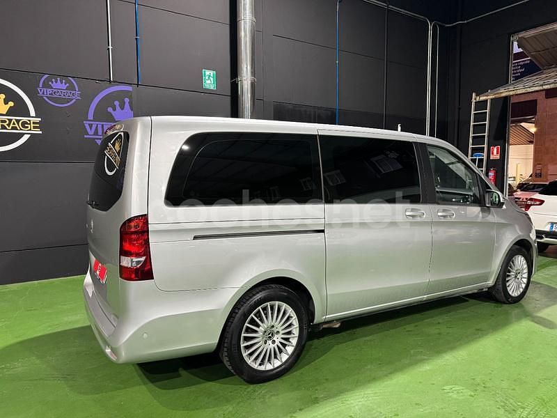 Usado Mercedes V220 Avantgarde 163 CV (119 kW) 2021 Gris / plata Monovolumen