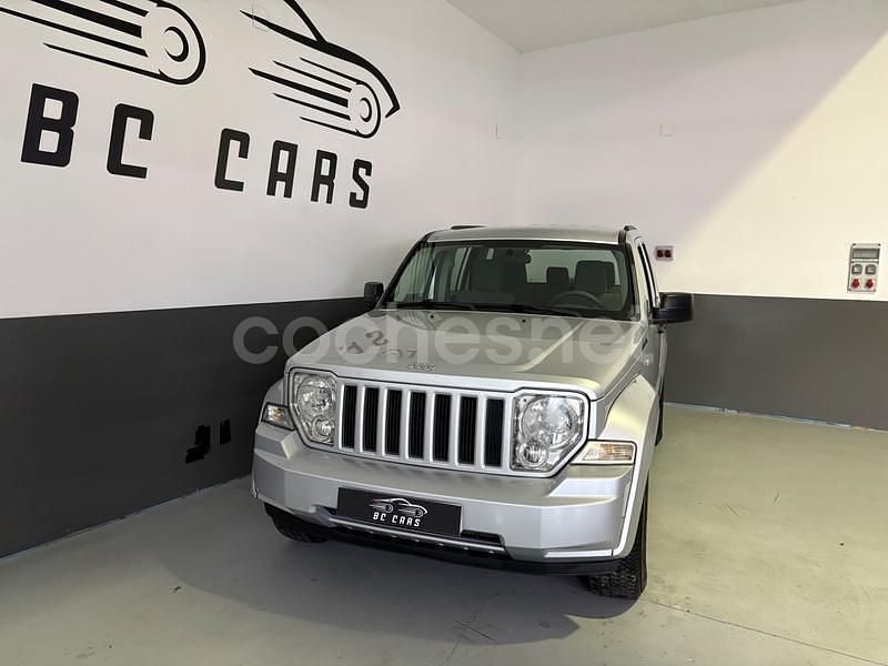 Usado Jeep Cherokee Sport 177 CV (130 kW) 2011 Gris / plata SUV