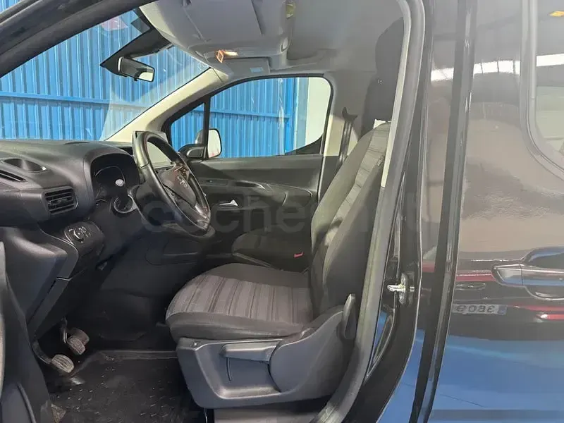 Usado Opel Combo Life Edition+ 131 CV (96 kW) 2020 Negro Monovolumen