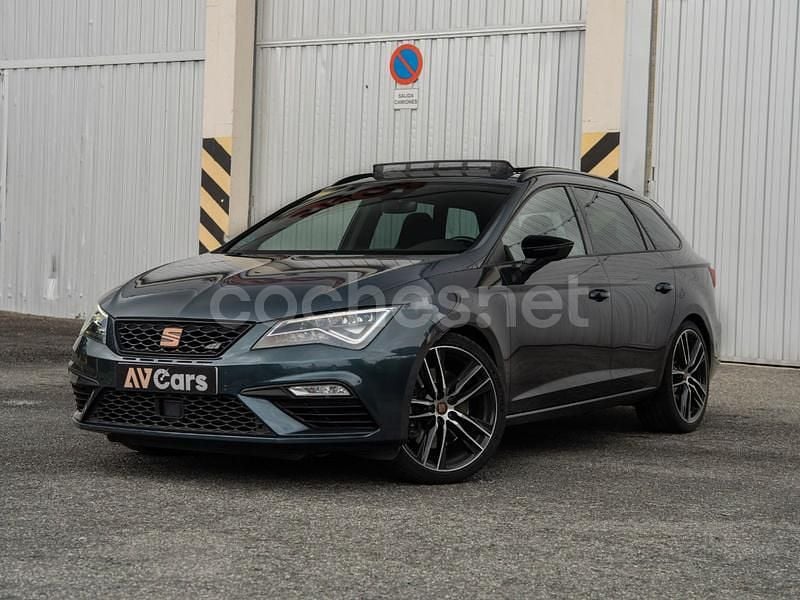 Gris / plata Usado 2019 Cupra Leon Familiar | 31.490 € (Un poco caro) - Imagen 1/4