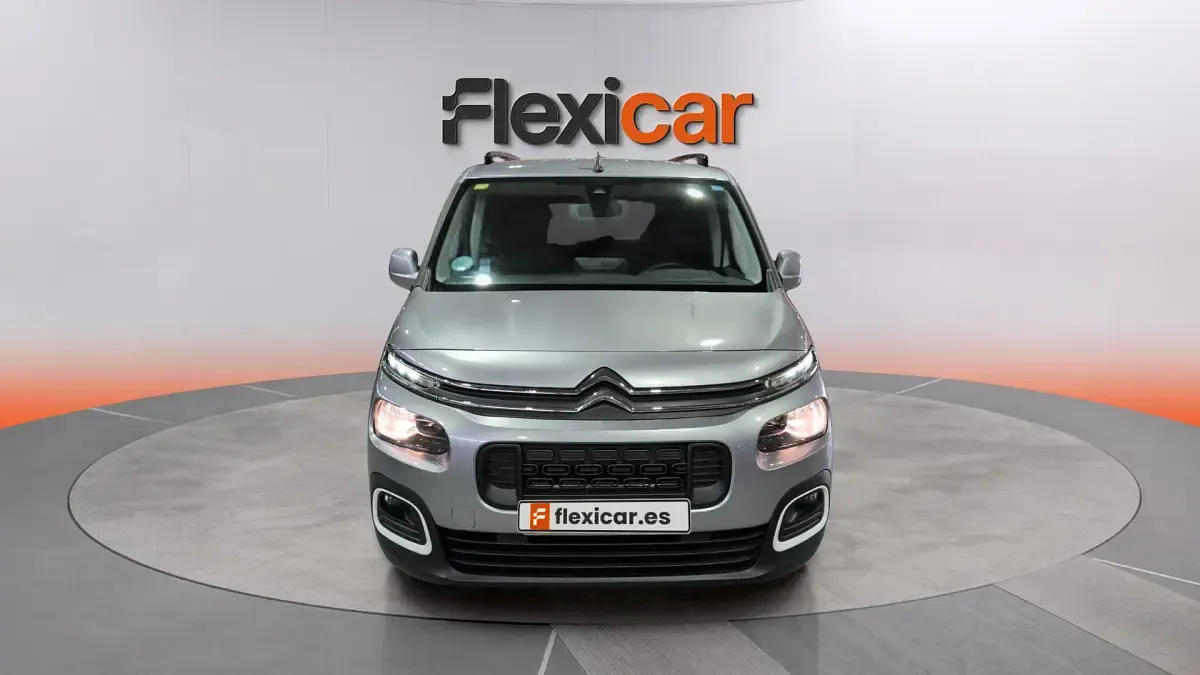Usado Citroën Berlingo Feel 131 CV (96 kW) 2020 Gris Monovolumen