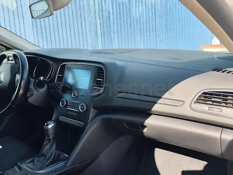 Usado Renault Mégane IV LIMITED 130 CV (95 kW) 2018 Blanco Berlina