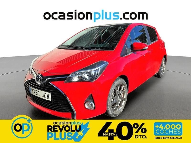 Usado Toyota Yaris Advance 90 CV (66 kW) 2015 Rojo Utilitario