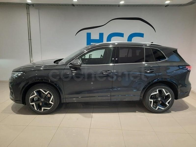 Usado VW Tiguan R-line 204 CV (150 kW) 2025 Gris / plata SUV