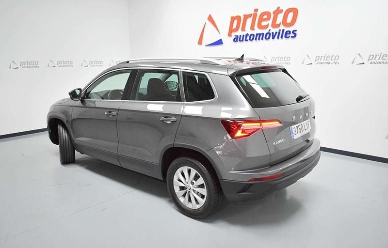 Usado Skoda Karoq Ambition 150 CV (110 kW) 2022 Gris SUV