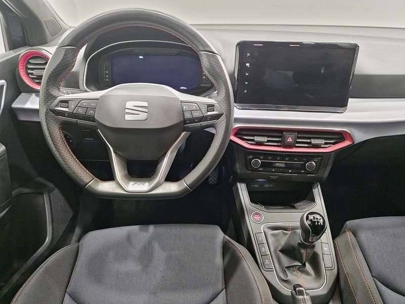 Usado Seat Ibiza FR 115 CV (84 kW) 2025 Gris Utilitario