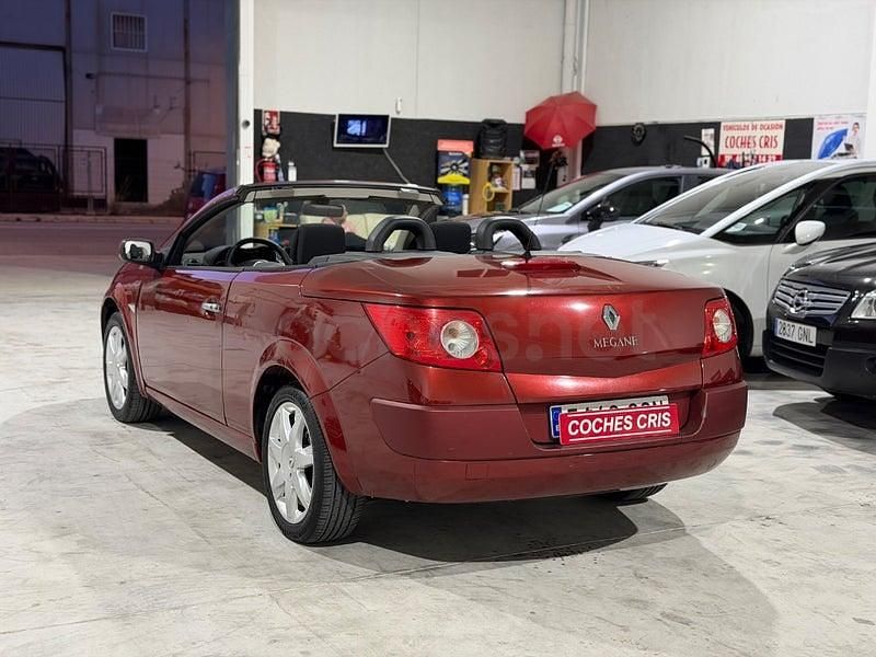 Usado Renault Mégane Cabriolet Dynamique 110 CV (80 kW) 2008 Granate Descapotable