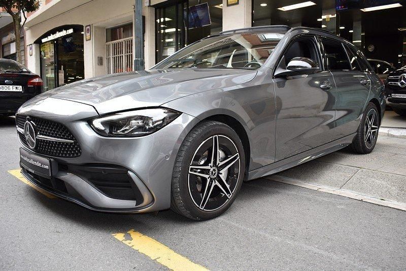 Usado Mercedes C300 AMG 313 CV (230 kW) 2023 Gris selenita Familiar