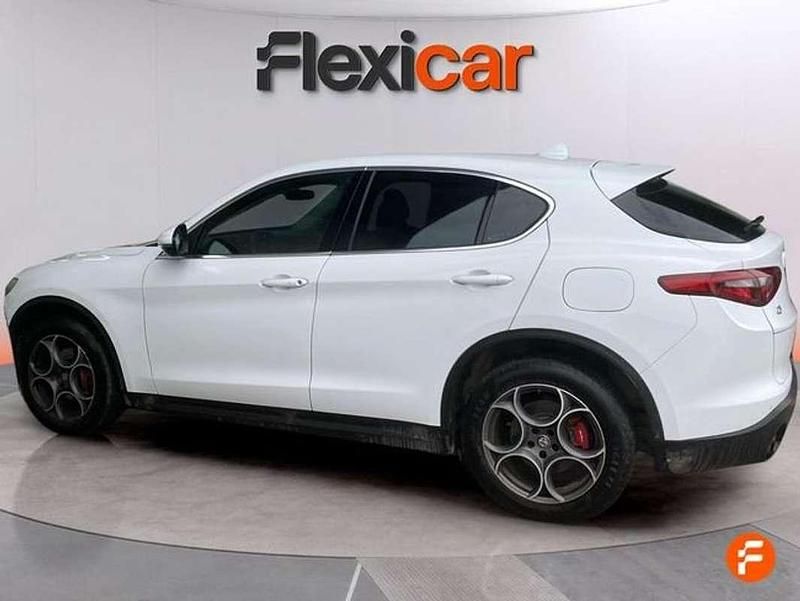 Usado Alfa Romeo Stelvio Executive 280 CV (205 kW) 2017 Blanco SUV