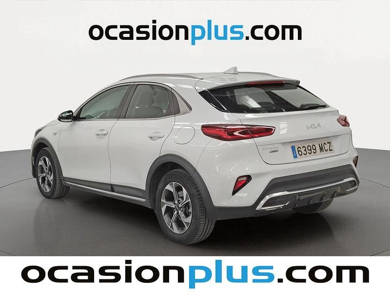 Usado Kia XCeed 136 HP (100 kW) 2022 Branco SUV