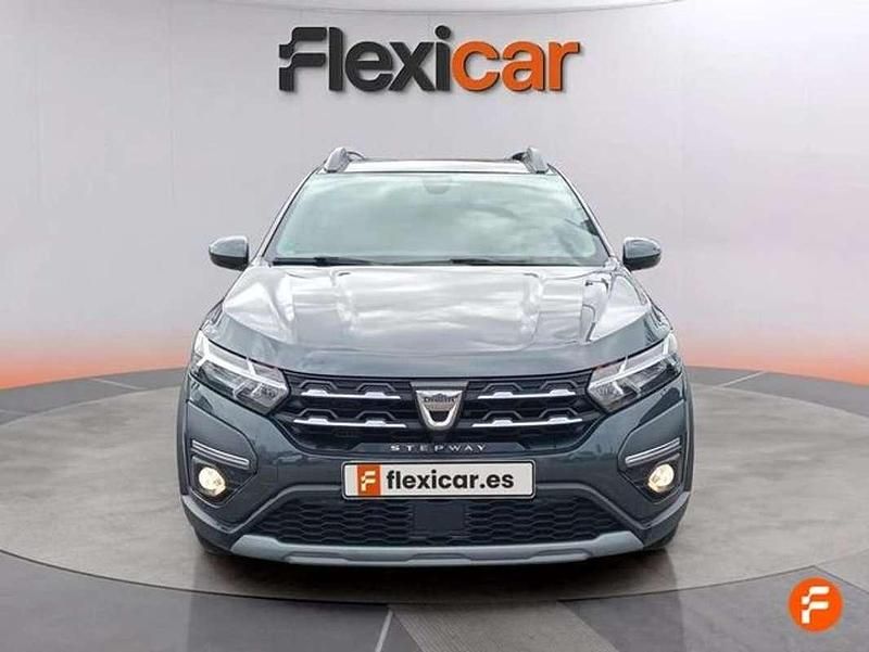 Usado Dacia Sandero Comfort 101 CV (74 kW) 2022 Gris Utilitario