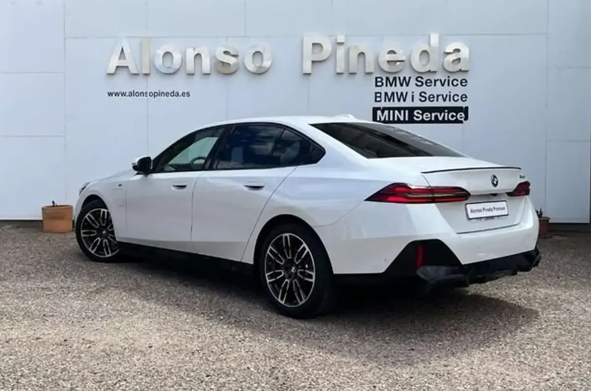Usado BMW 530e M Sport 299 CV (219 kW) 2025 Blanco Berlina