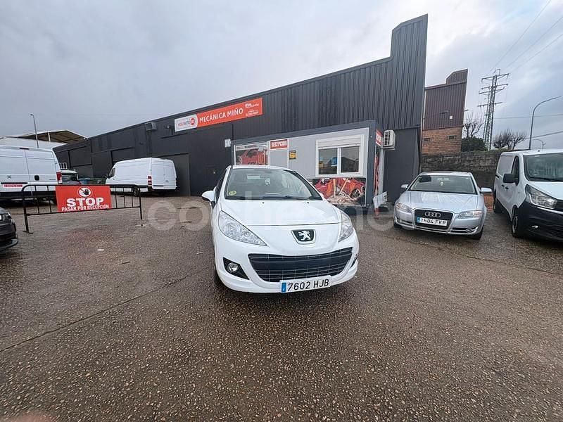 Usado Peugeot 207 Active 92 CV (67 kW) 2012 Blanco Berlina