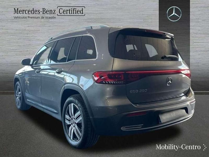 Usado Mercedes EQB250 139 kW (190 CV) 2022 Gris SUV