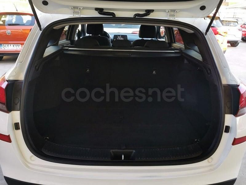 Usado Hyundai i30 100 HP (73 kW) 2020 Branco Sedan