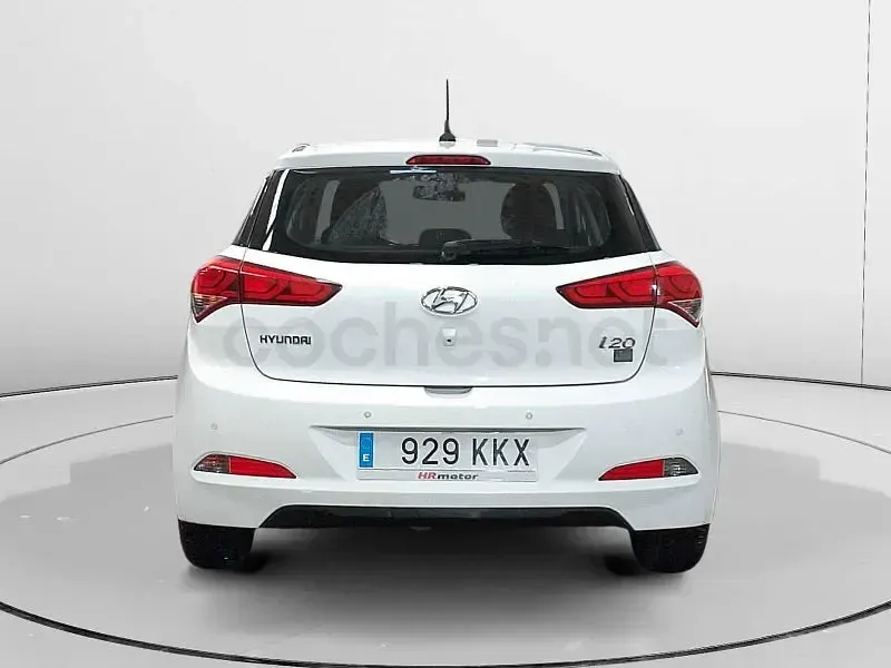 Usado Hyundai i20 90 CV (66 kW) 2018 Blanco Berlina