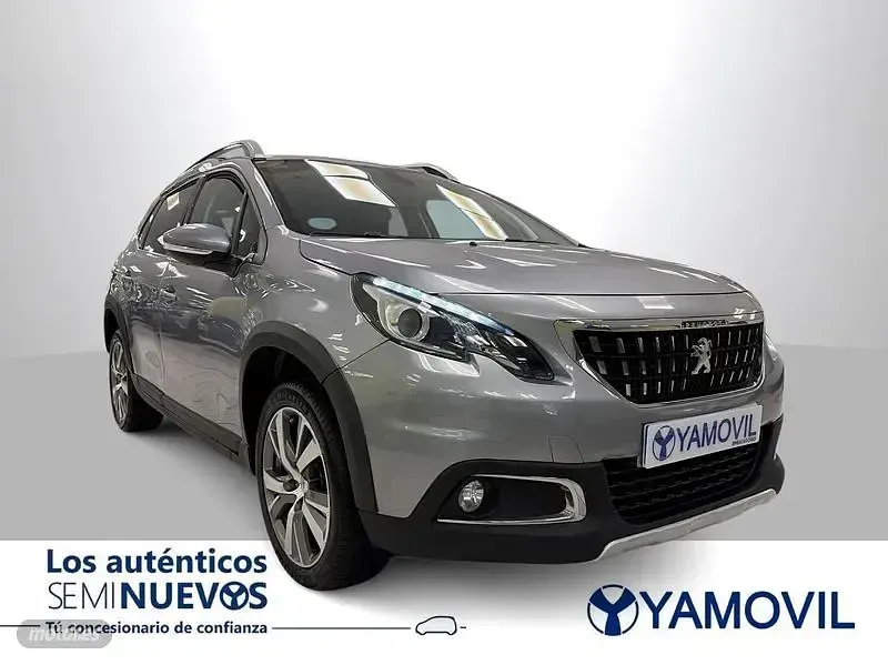 Usado Peugeot 2008 Allure 130 CV (95 kW) 2019 Gris / plata SUV