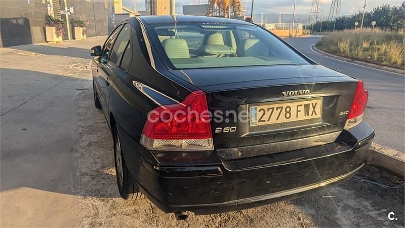 Usado Volvo S60 Momentum 163 CV (119 kW) 2007 Negro Berlina