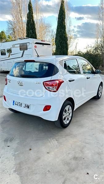 Usado Hyundai i10 66 CV (48 kW) 2015 Blanco Utilitario