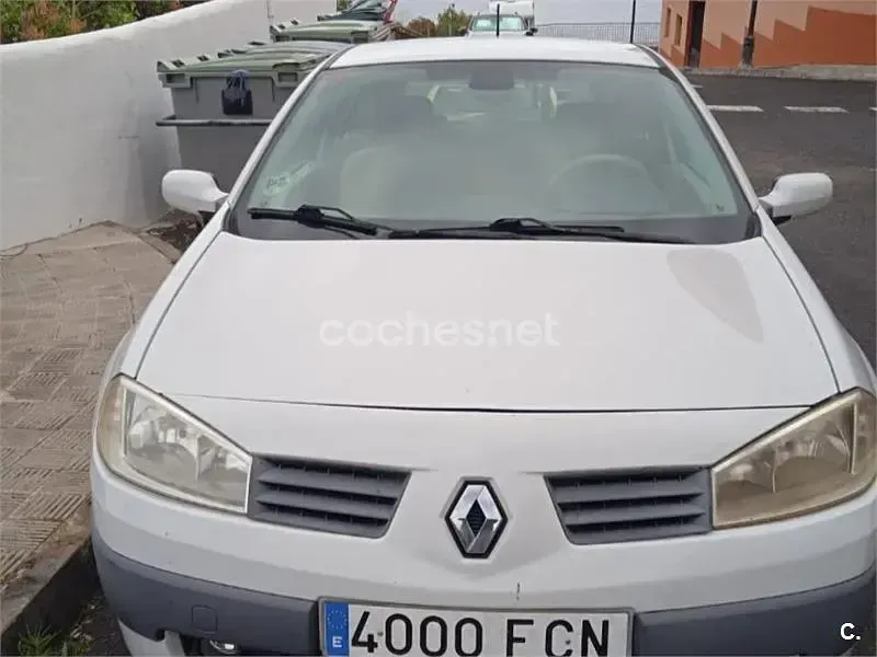Usado Renault Mégane Dynamique 130 CV (95 kW) 2006 Blanco Berlina