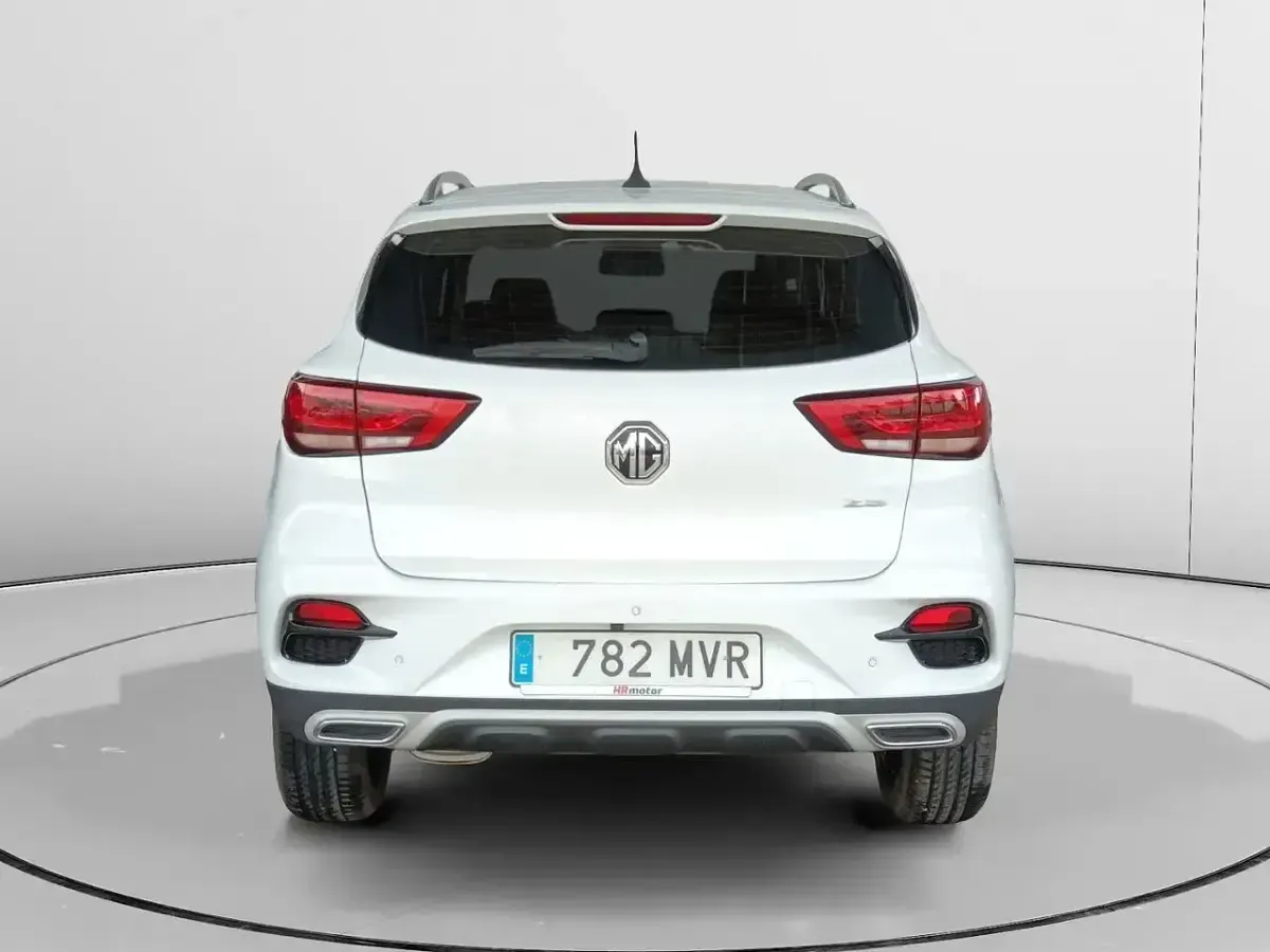 Begagnad MG ZS Luxury 111 HK (81 kW) 2024 Vit SUV