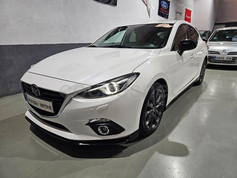 Używany Mazda 3 Luxury 150 KM (110 kW) 2014 Biały Sedan/Limuzyna
