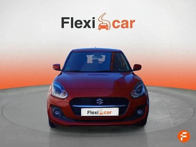 Usado Suzuki Swift 83 CV (61 kW) 2021 Rojo Utilitario