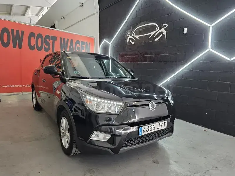 Usado SsangYong Tivoli Limited 115 CV (84 kW) 2017 Negro SUV