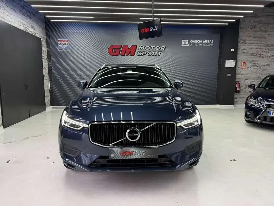 Usado Volvo XC60 Momentum 190 CV (139 kW) 2019 Azul SUV