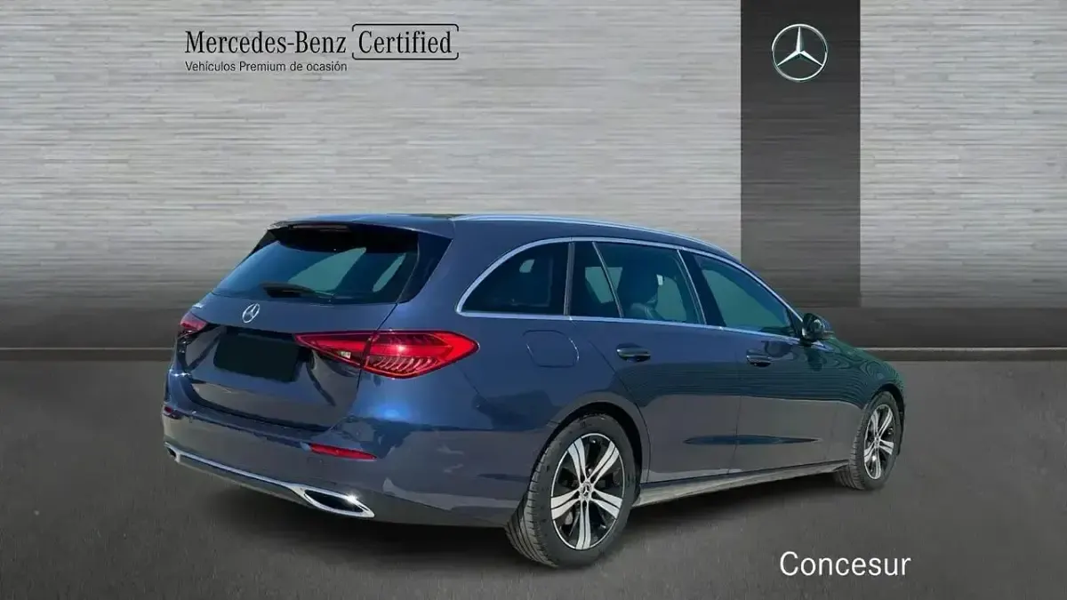 Usado Mercedes C200 163 CV (119 kW) 2025 Azul Familiar