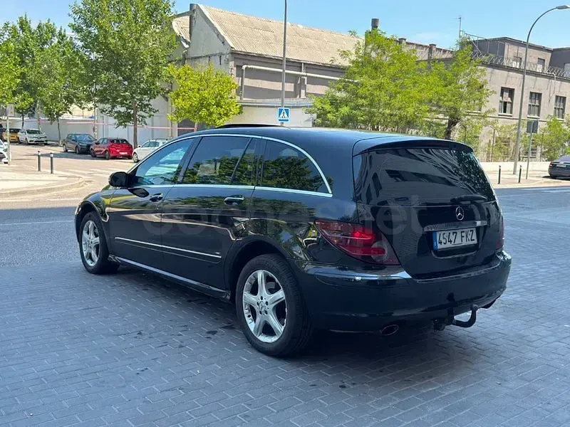 Usado Mercedes R320 224 CV (164 kW) 2007 Negro Monovolumen
