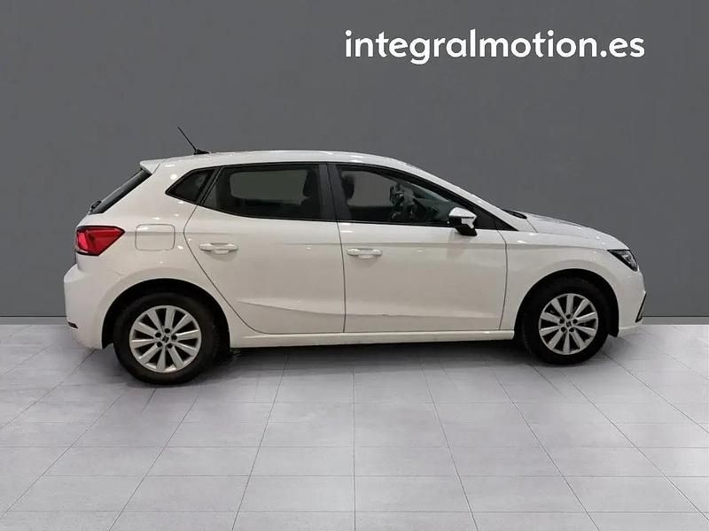 Usado Seat Ibiza Reference 80 HP (58 kW) 2023 Branco Sedan