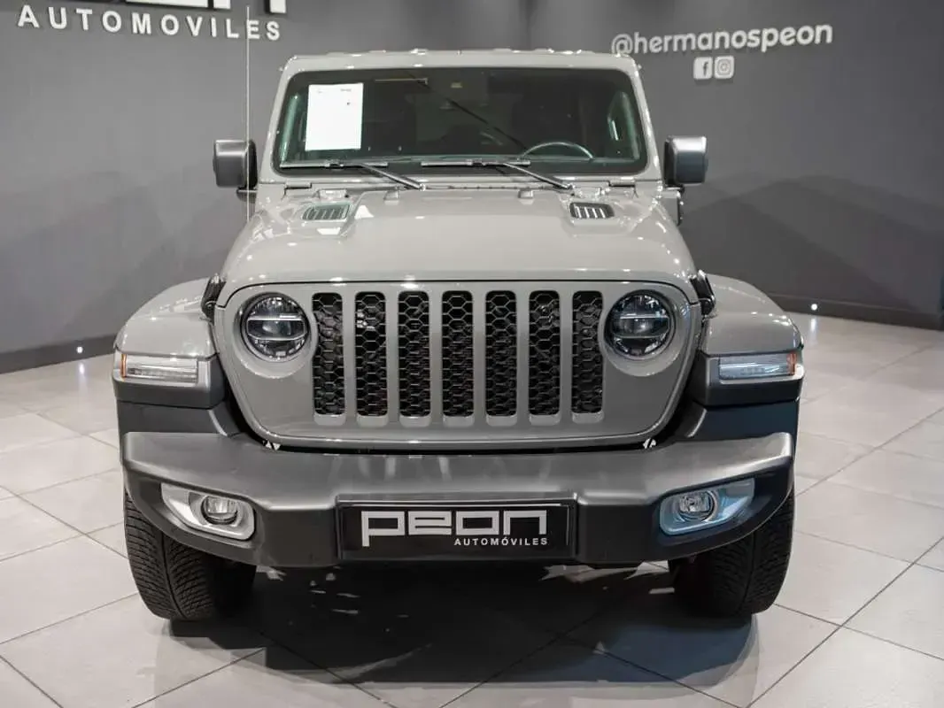 Usado Jeep Wrangler Unlimited Sahara 381 CV (280 kW) 2022 Gris SUV