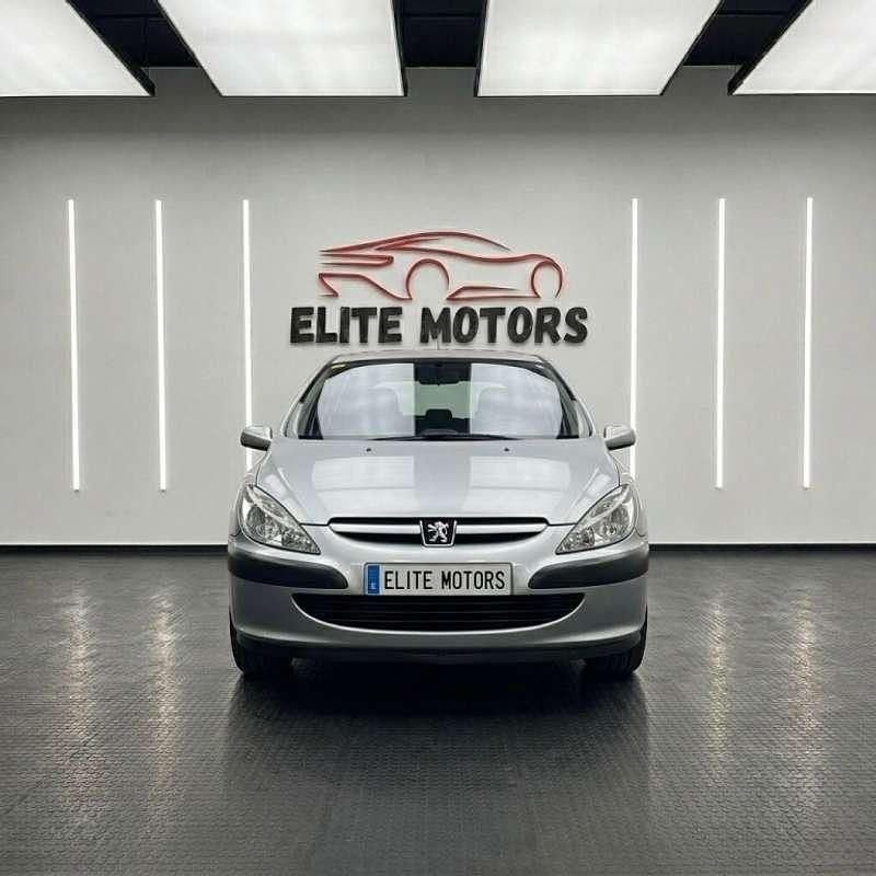 Usado Peugeot 307 90 CV (66 kW) 2004 Gris Utilitario