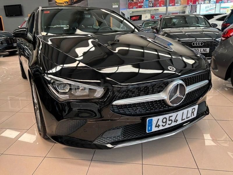 Usado Mercedes CLA200 Shooting Brake 150 CV (110 kW) 2021 Negro Familiar