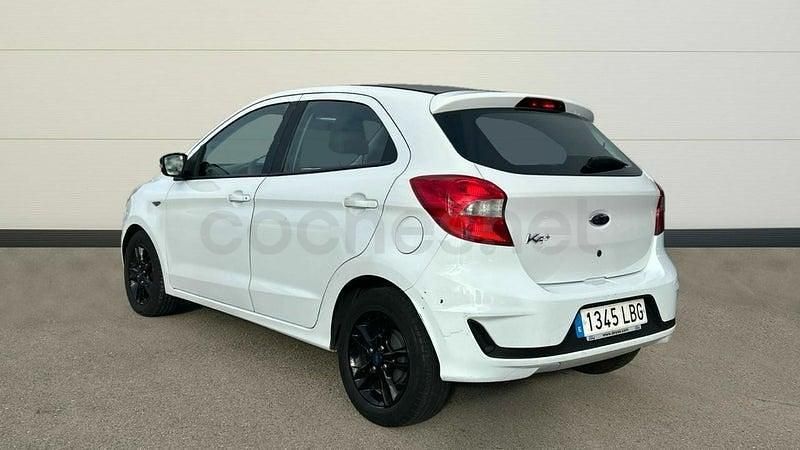 Usado Ford Ka Plus 85 CV (62 kW) 2019 Blanco Utilitario