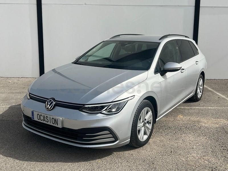 Usado VW Golf VIII 115 CV (84 kW) 2021 Gris / plata Familiar