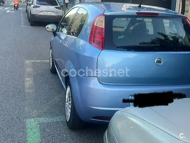 Usado Fiat Grande Punto Dynamic 77 CV (56 kW) 2006 Azul Utilitario