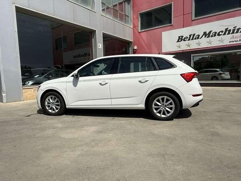 Usado Skoda Scala Ambition 95 CV (69 kW) 2023 Blanco Utilitario