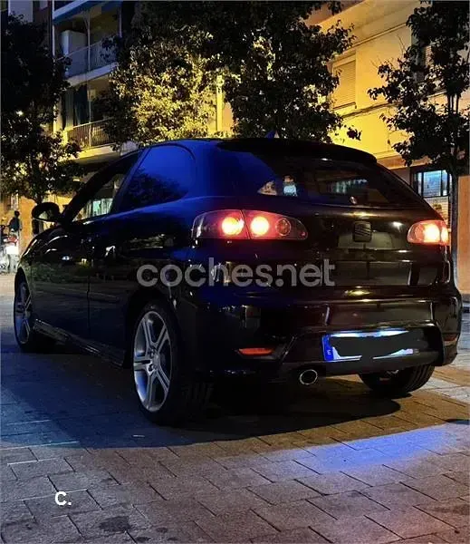 Usado Seat Ibiza Sport 100 CV (73 kW) 2006 Negro Utilitario