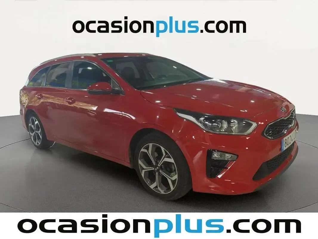 Usado Kia Ceed 116 CV (85 kW) 2019 Rojo Utilitario