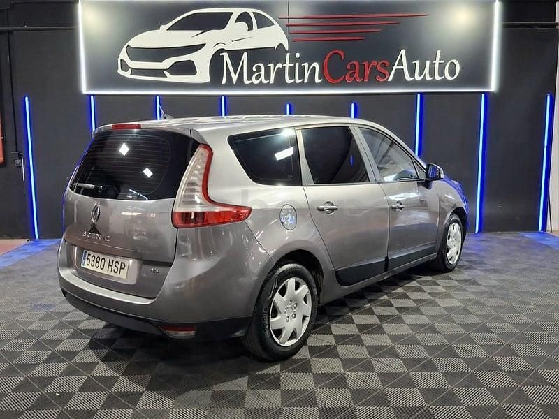 Usado Renault Grand Scénic III Dynamique 110 CV (80 kW) 2013 Gris / plata Monovolumen