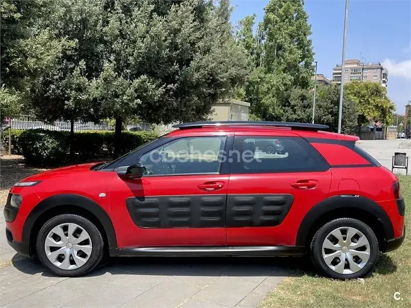 Usado Citroën C4 Feel 82 CV (60 kW) 2017 Rojo Berlina