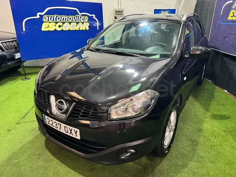 Usado Nissan Qashqai +2 Tekna 140 CV (102 kW) 2010 Negro SUV